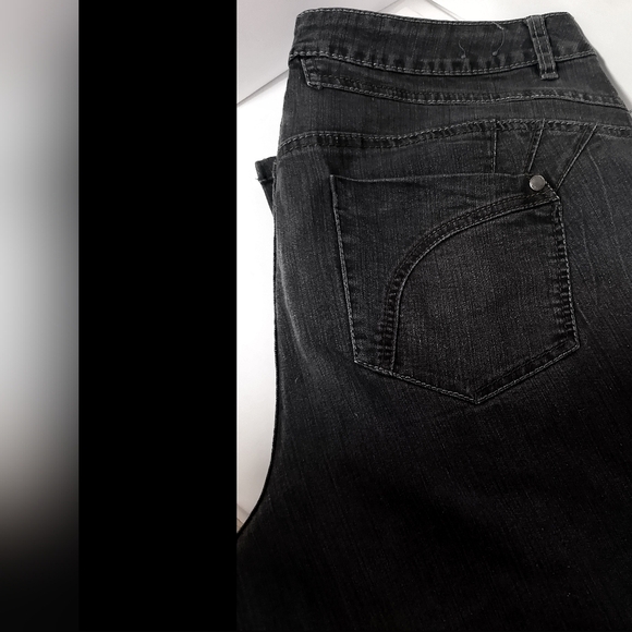 Avenue Denim Jeans Boot Cut Style Lot / Size 16 - Picture 2 of 12